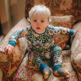 William Morris Kinder PJ Set Erdbeerdieb Marineblau